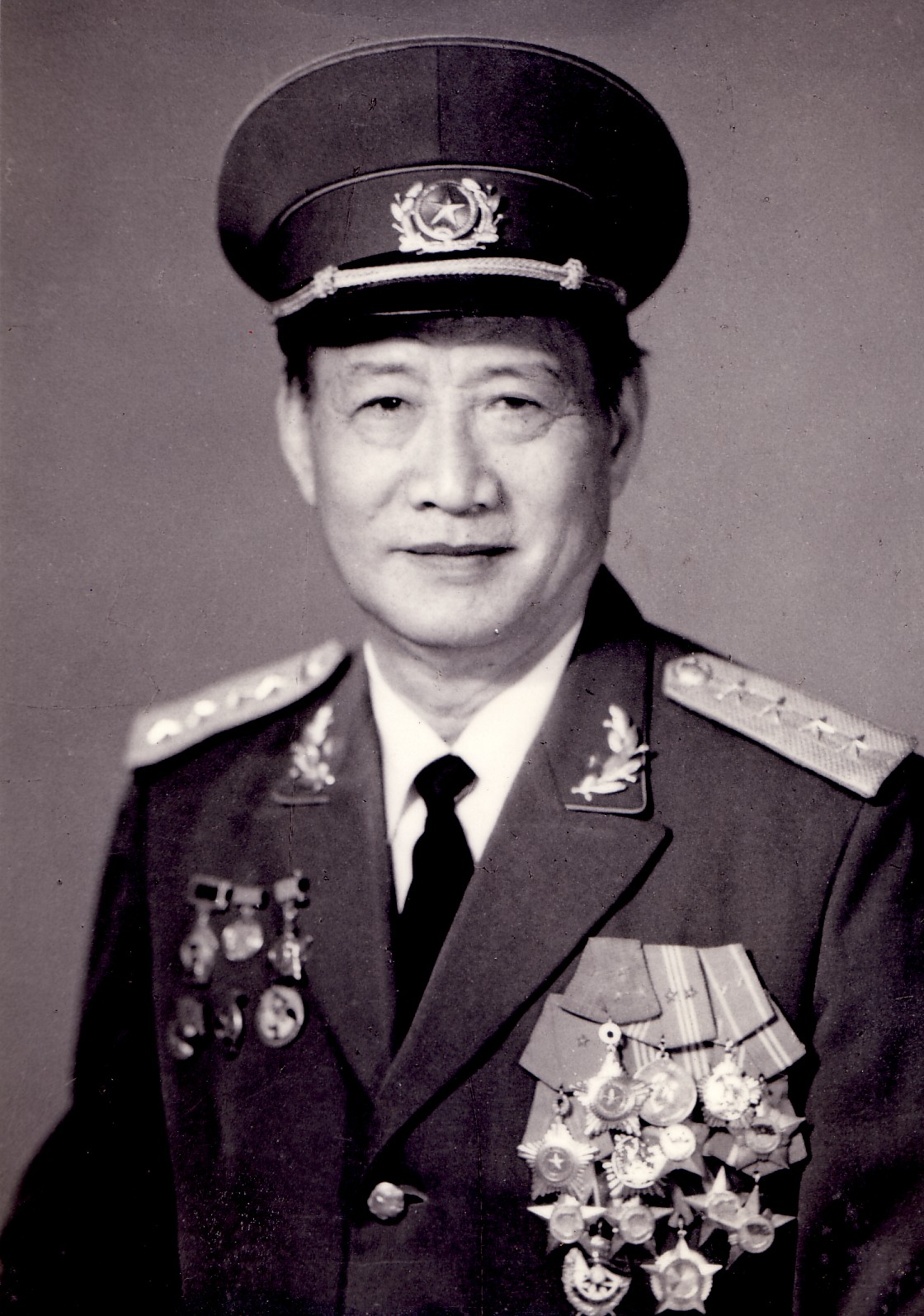 Tiểu sử đại tướng Hoàng Văn Thái