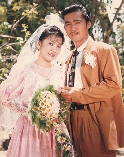 Lộ ảnh nhan sắc 'bốc lửa' của nghệ sĩ Hồng Đào thời trẻ